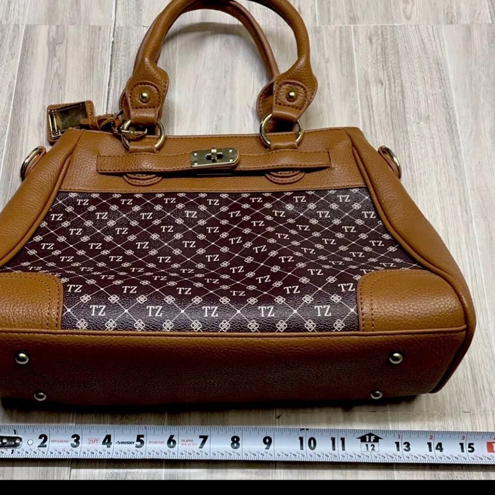 The Danbury Mint Personalized Double Handle Tan Monogram Shoulder Bag Twyla TZ - Picture 14 of 16